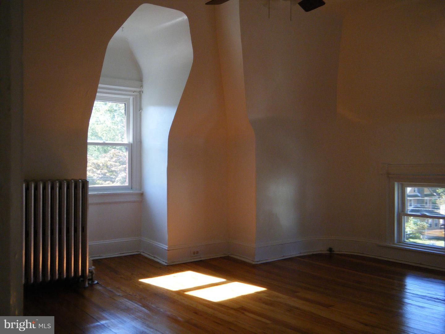 19 W Stewart Ave Property Photo 15