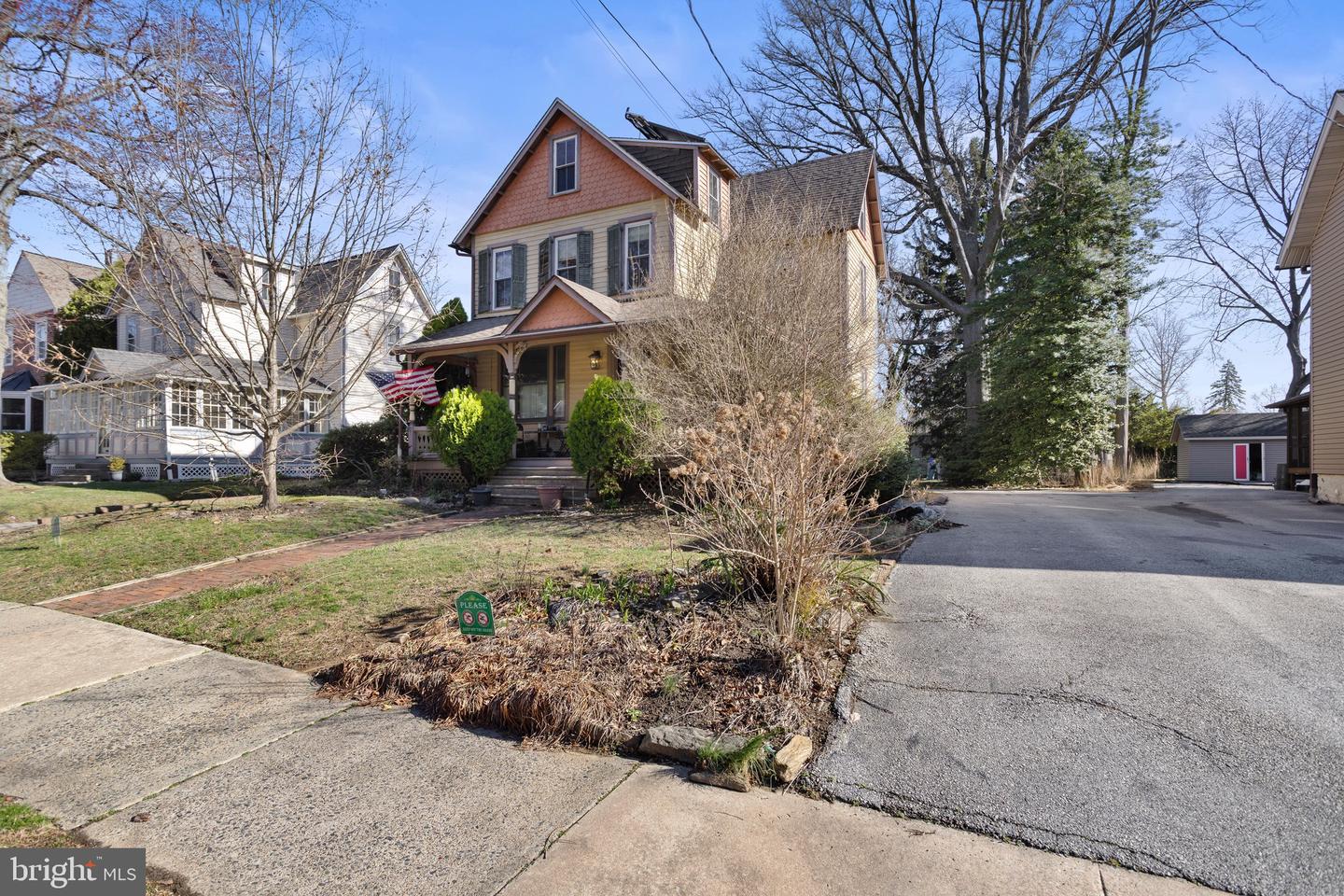 124 President Ave Property Photo