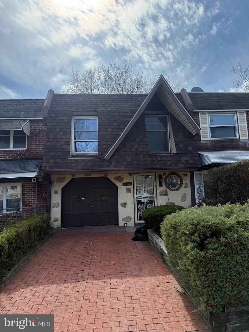218 Glen Cove Rd Property Photo