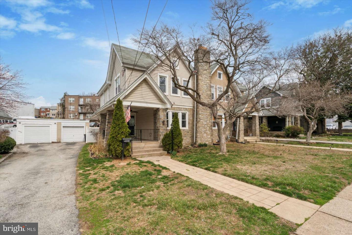 4339 Woodland Ave Property Photo