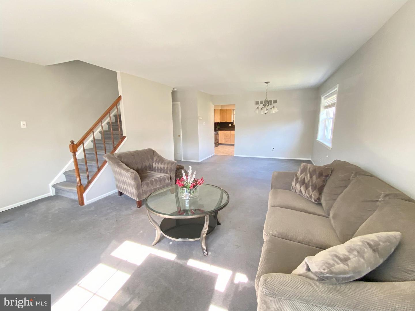 1023 Meeth St Property Photo 4