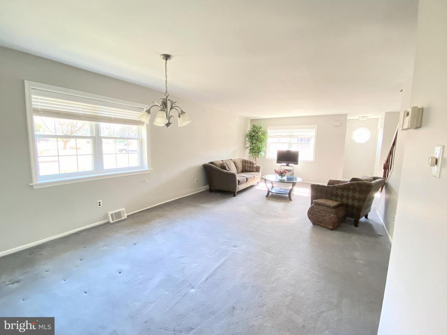 1023 Meeth St Property Photo 5