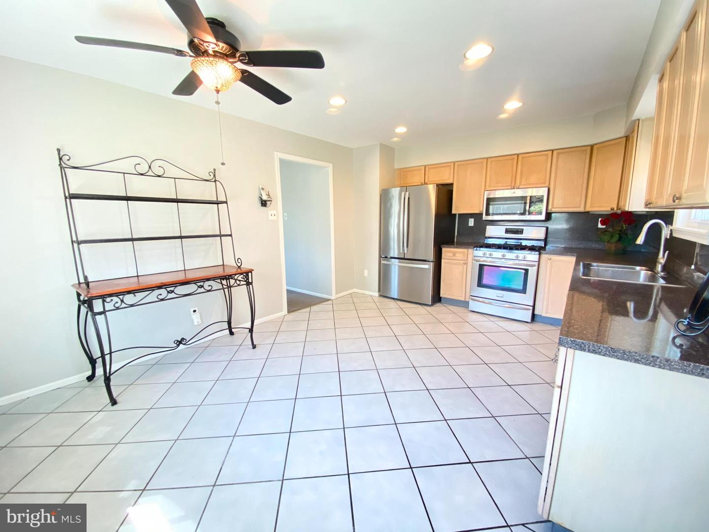 1023 Meeth St Property Photo 10