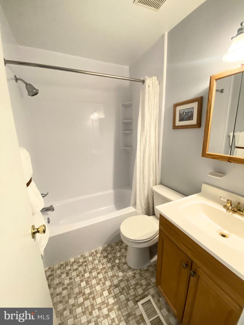 1023 Meeth St Property Photo 24