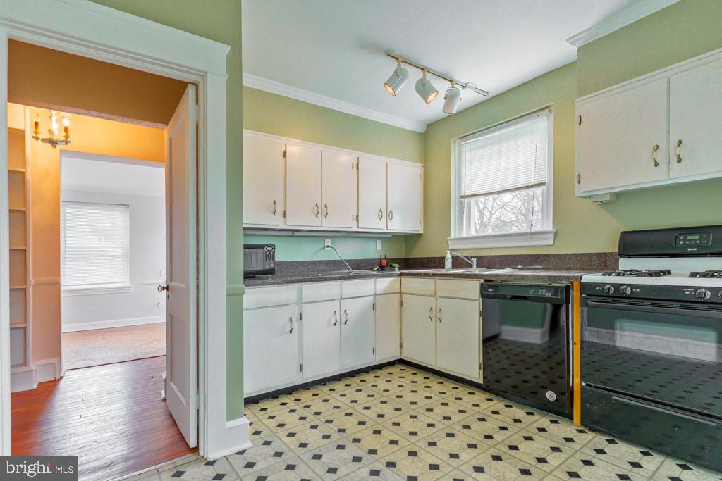 2424 Delchester Rd Property Photo 9