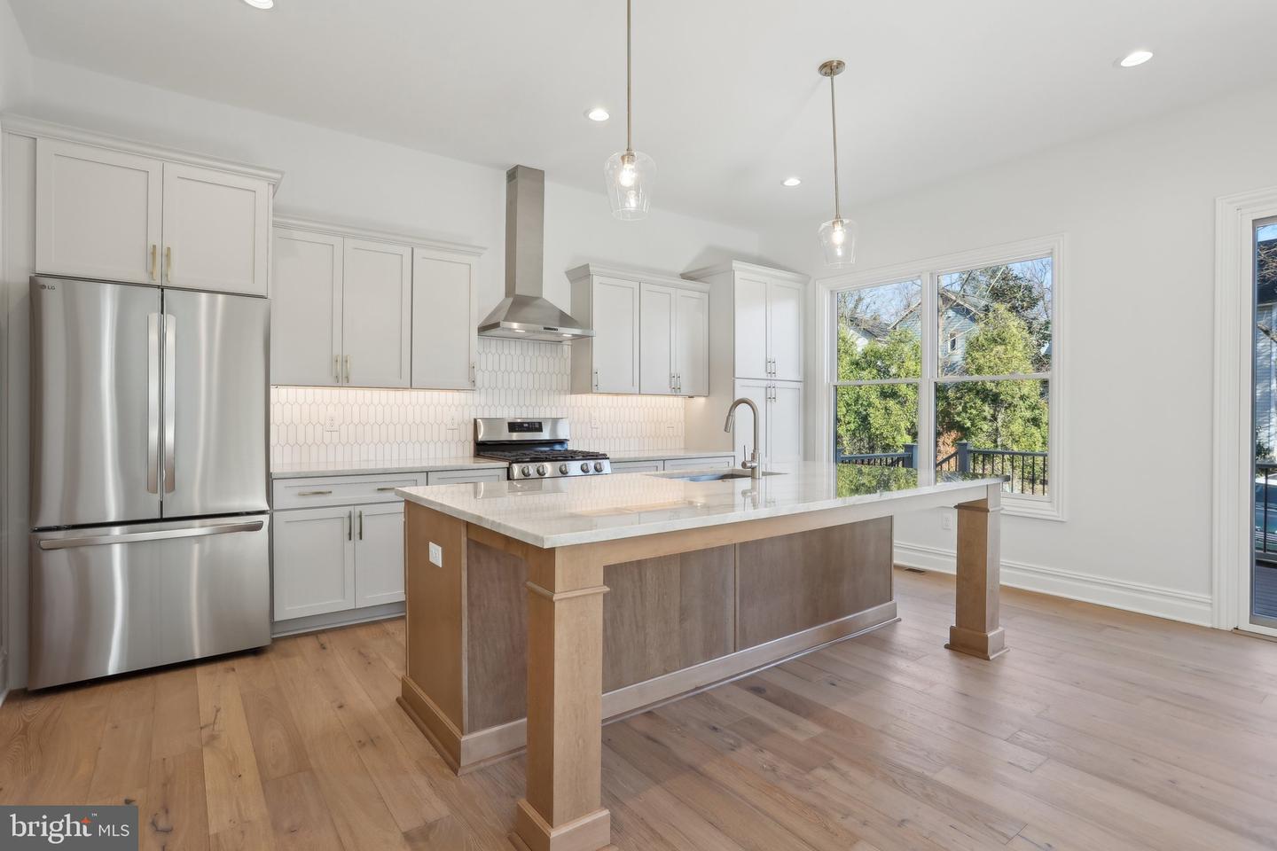 605 S Orange Street Property Photo 10