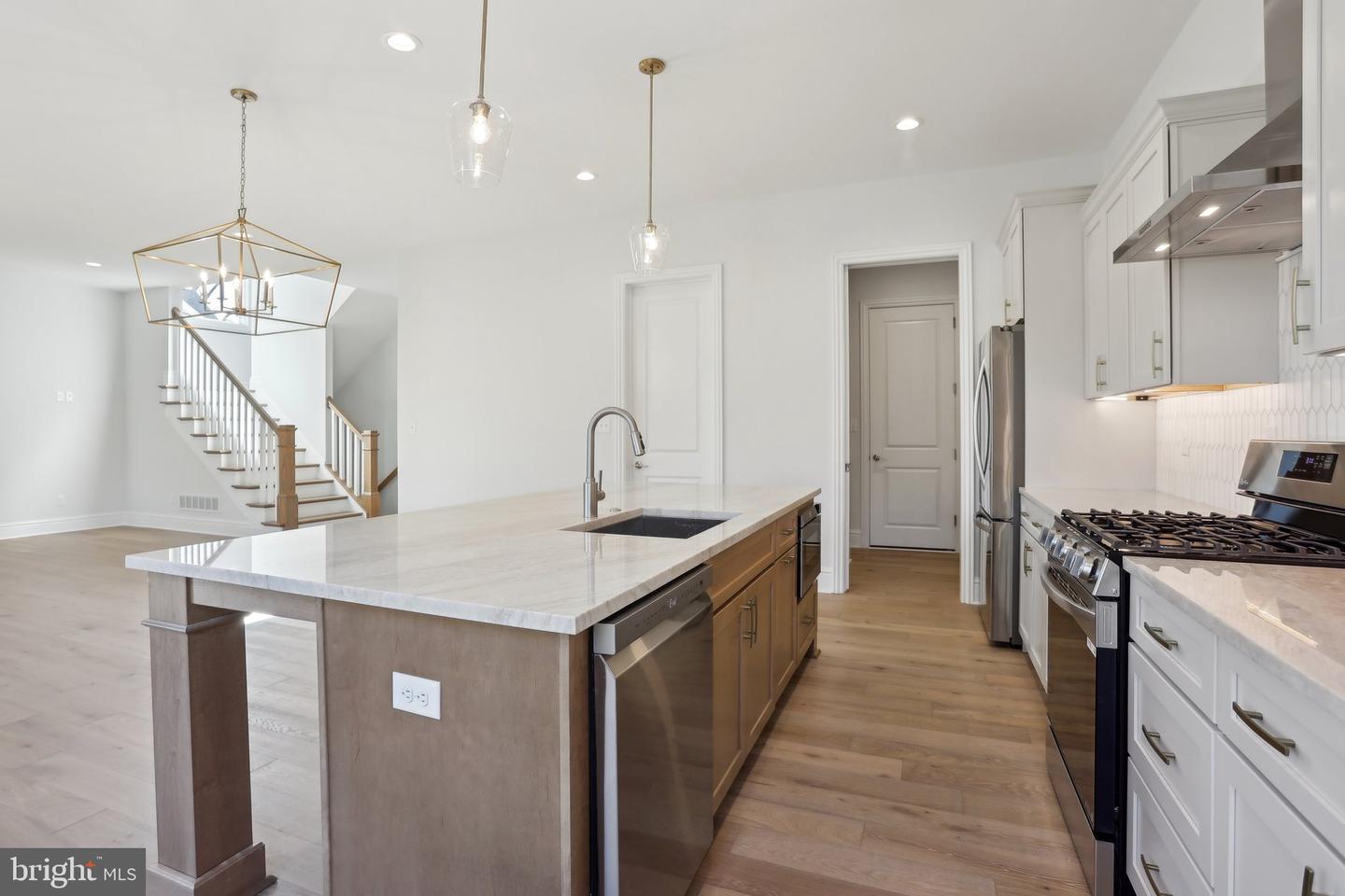 605 S Orange Street Property Photo 13