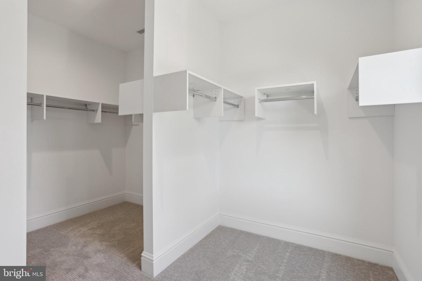 605 S Orange Street Property Photo 23