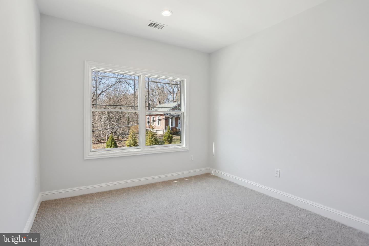 605 S Orange Street Property Photo 24