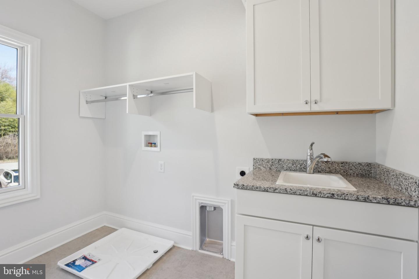 605 S Orange Street Property Photo 29