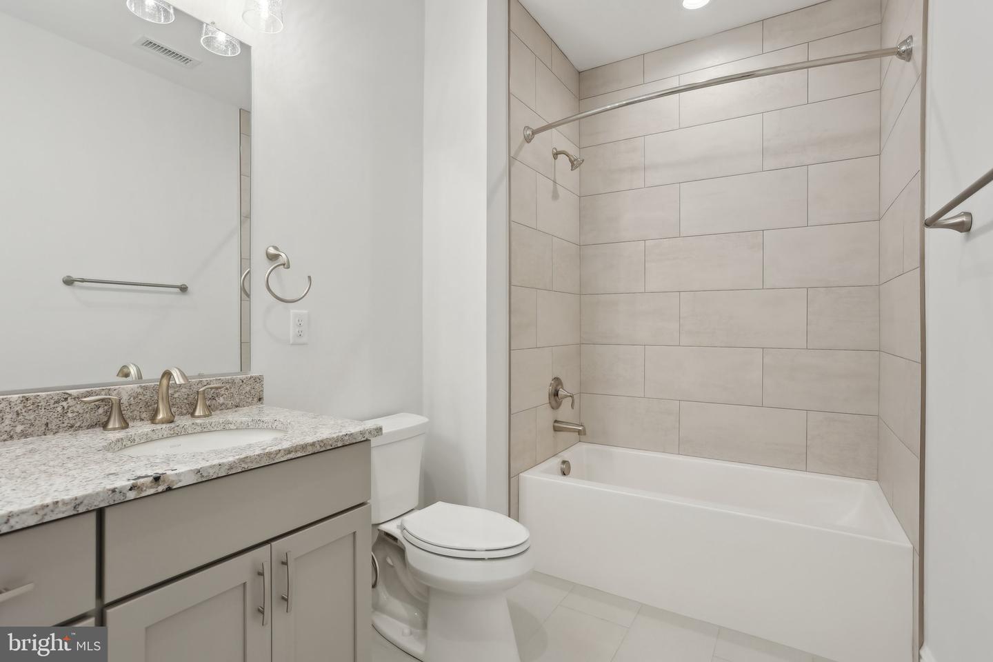 605 S Orange Street Property Photo 31