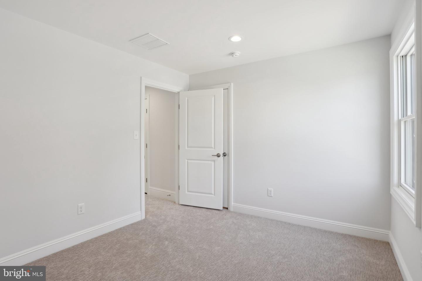 605 S Orange Street Property Photo 34