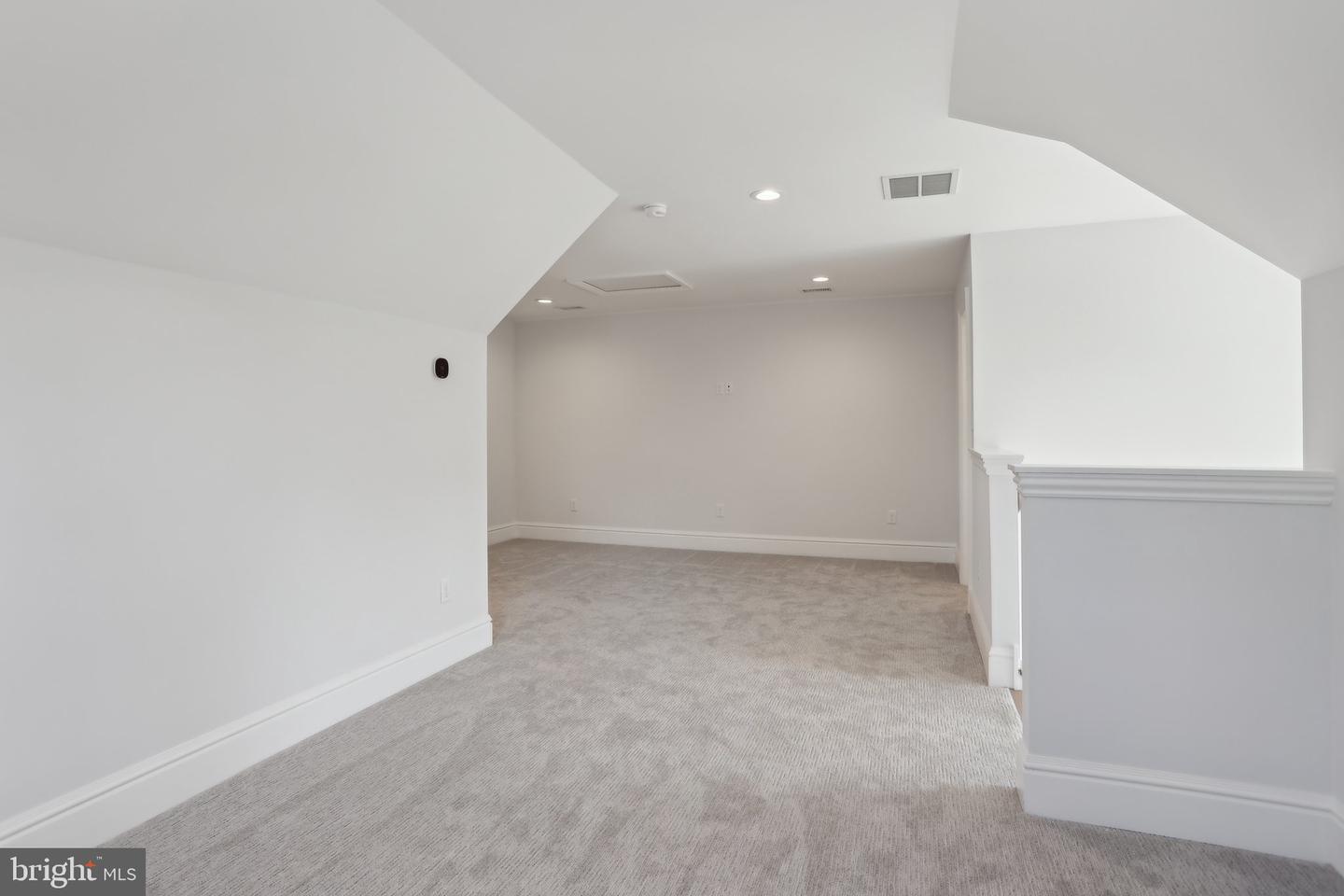 605 S Orange Street Property Photo 36