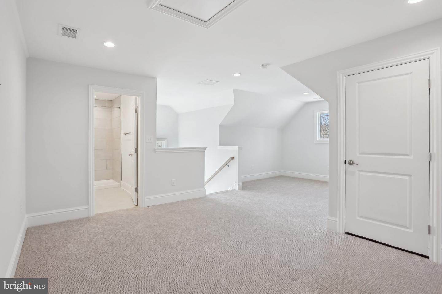 605 S Orange Street Property Photo 37