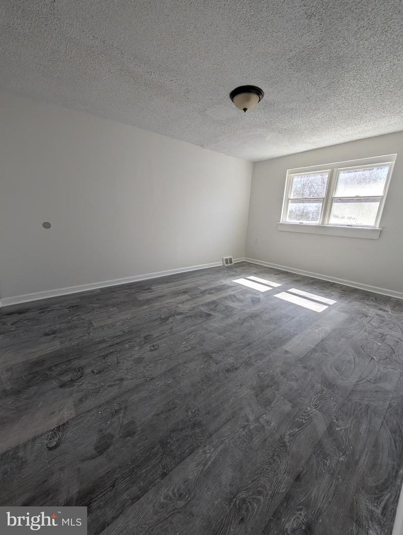 1692 Powell Rd Property Photo 11