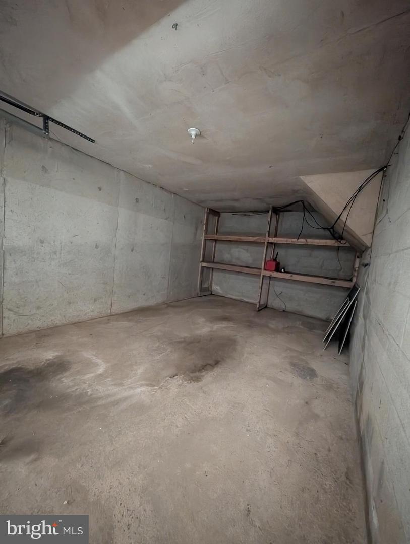 1692 Powell Rd Property Photo 17