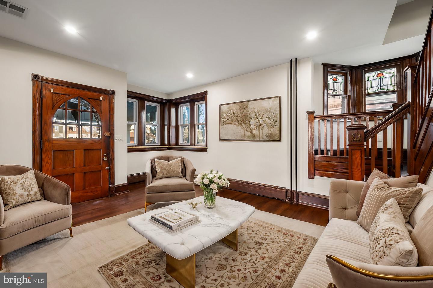 211 Park St Property Photo 1