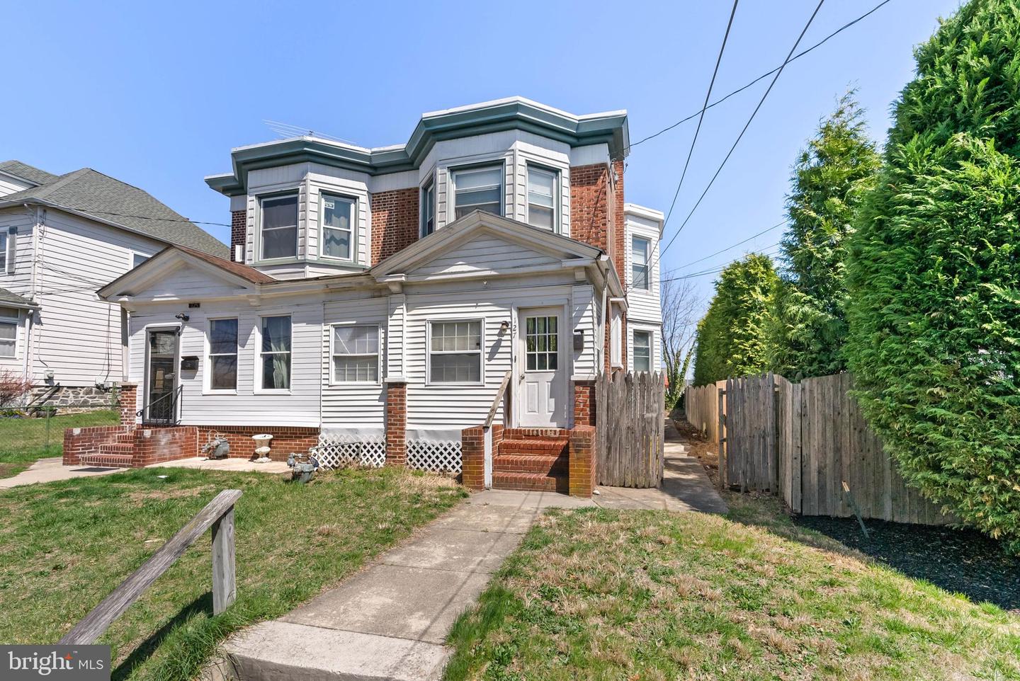 127 RIDLEY AVE Property Photo 1