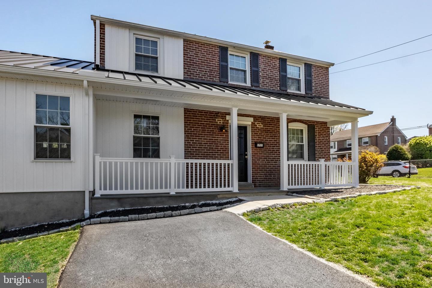 1711 Lynnewood Dr Property Photo 1
