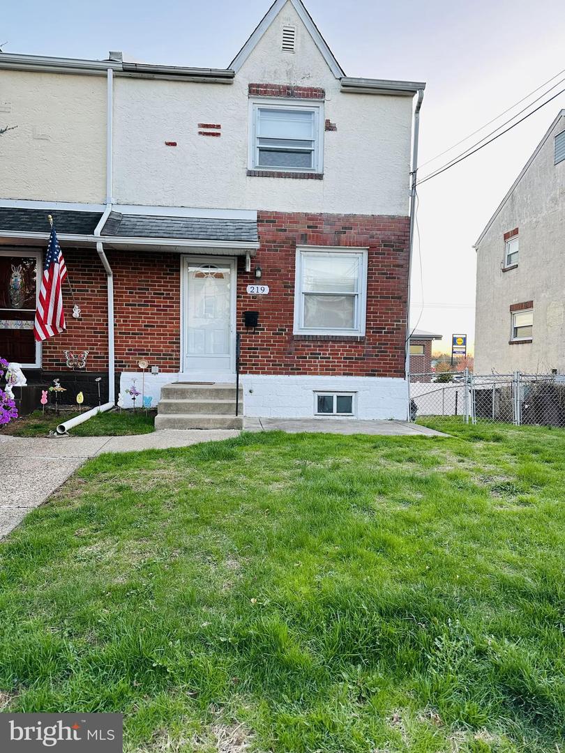 219 Willowbrook Ave Property Photo