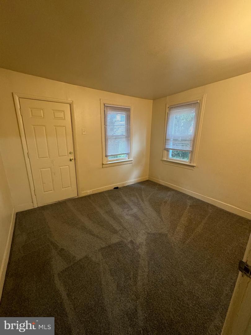 13 E 21st St Property Photo 10