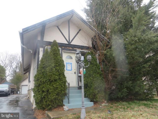 49 S Woodlawn Ave Property Photo