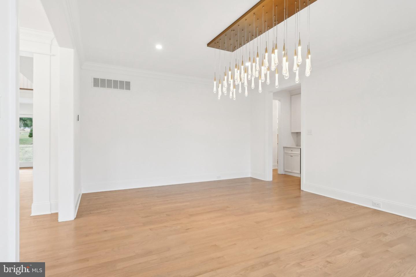 34 Oakland Rd #c2 Property Photo 7