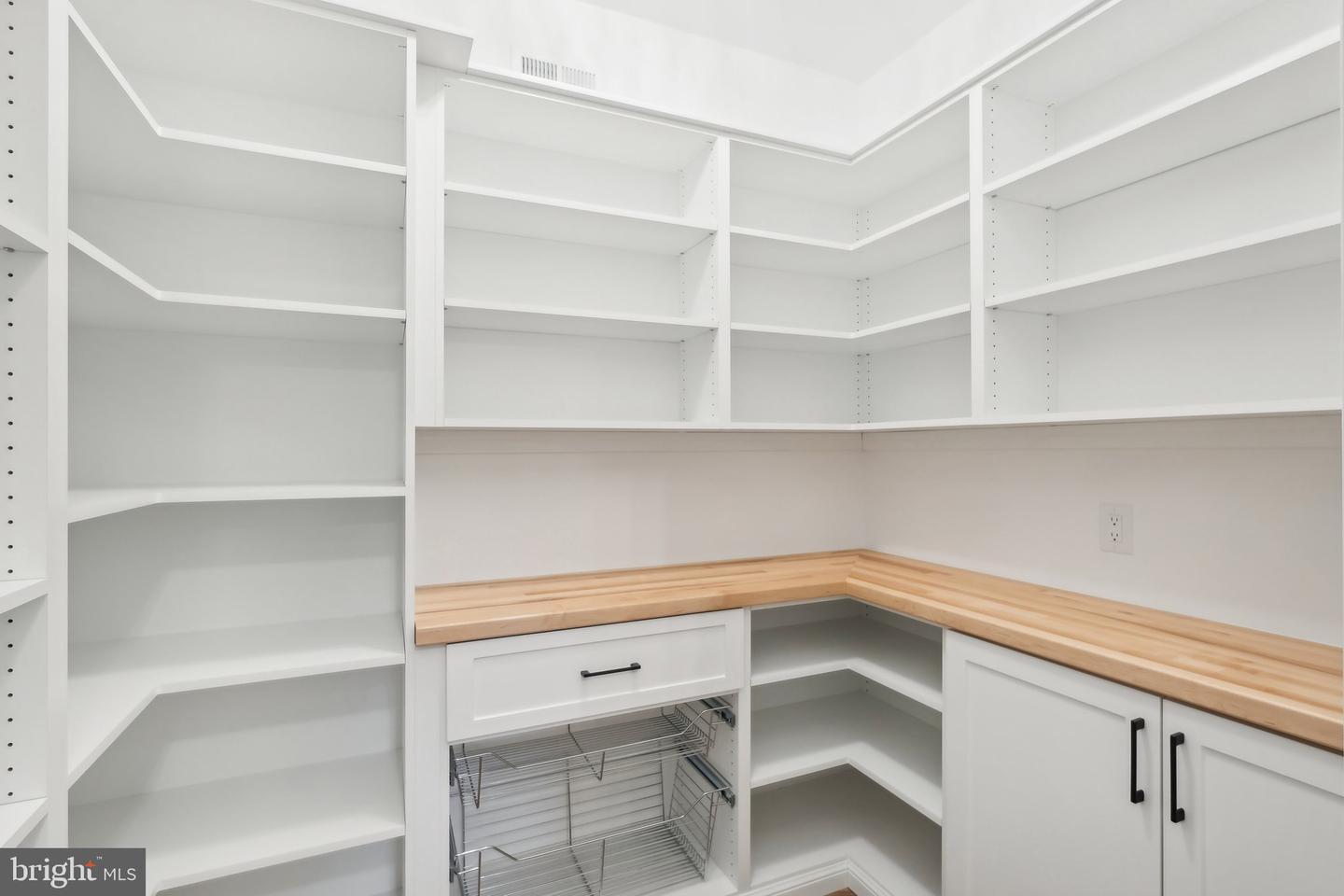 34 Oakland Rd #c2 Property Photo 27