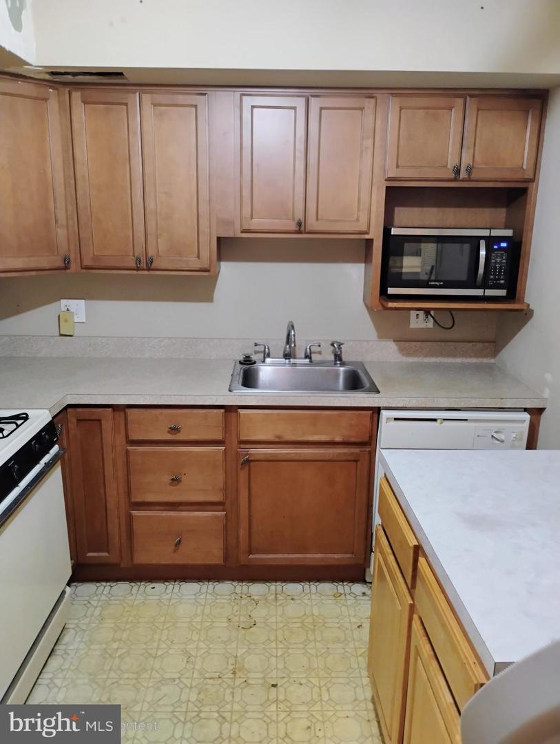 7202 Hilltop Dr Property Photo 1