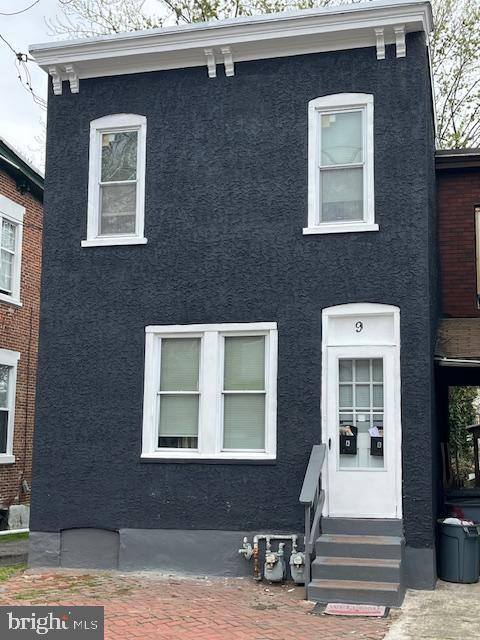 9 8th St Property Photo 1