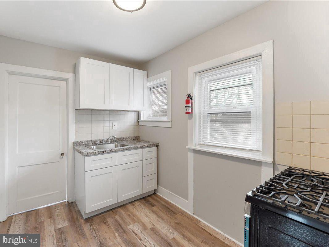 9 8th St Property Photo 3