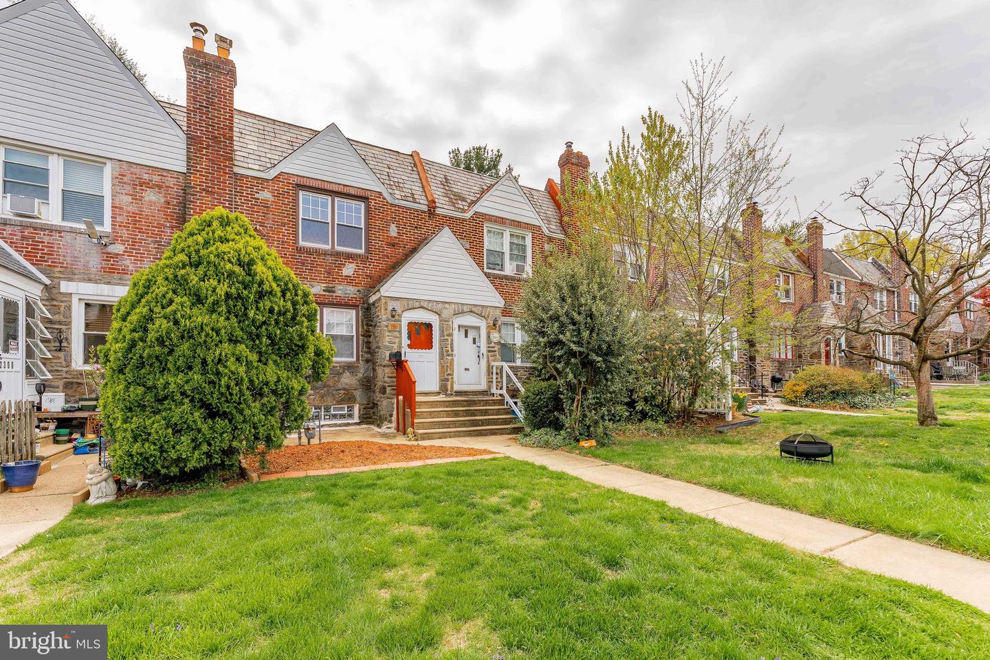 2302 HIGHLAND AVE