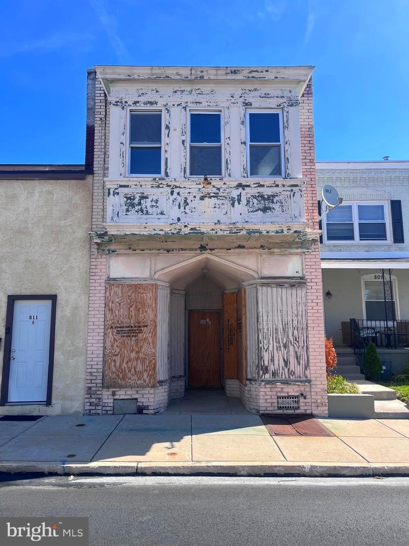809-1/2 Market Property Photo 1