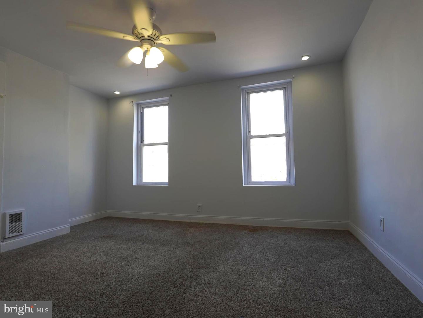 54 N Macdade Blvd Property Photo 8