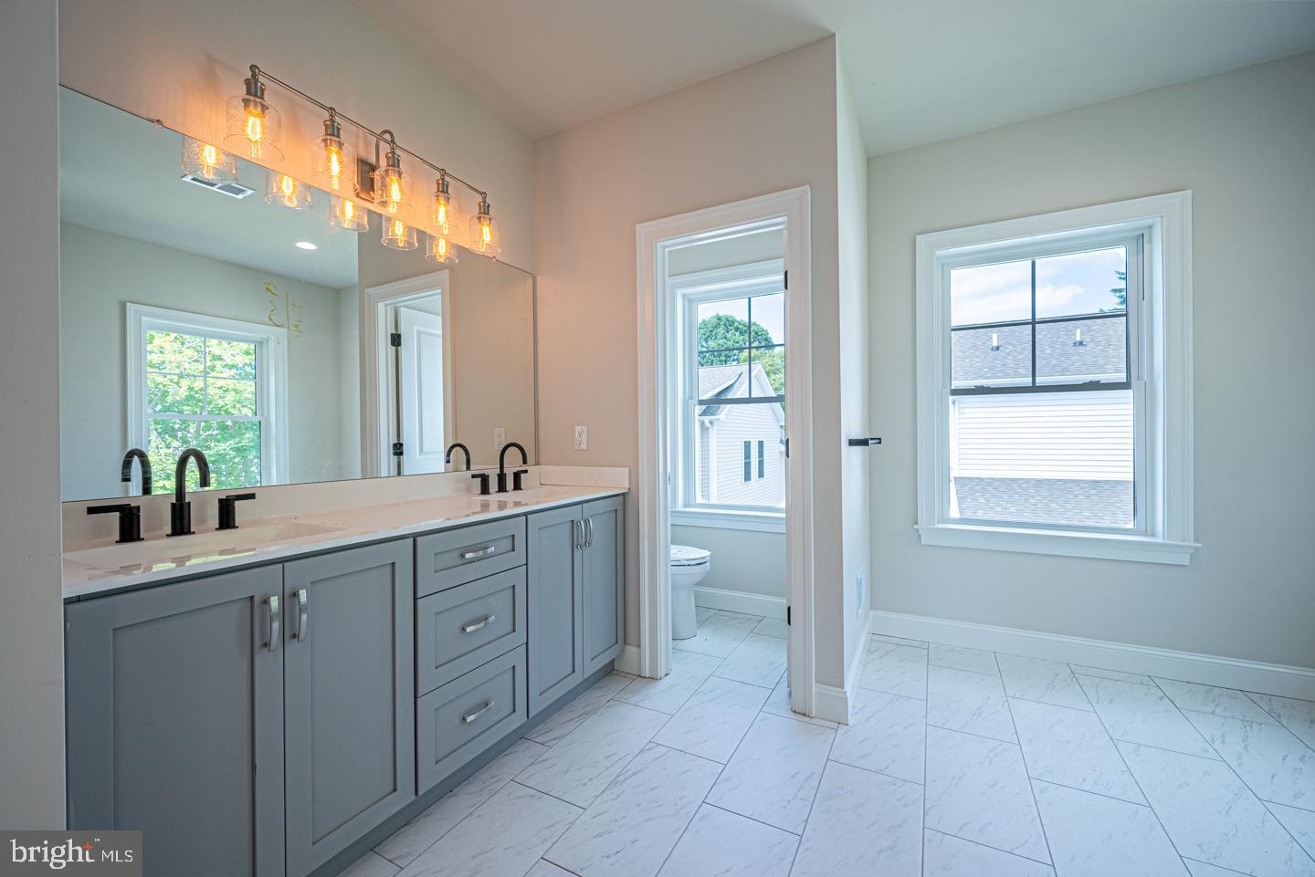 403 Taylor Street Property Photo 12