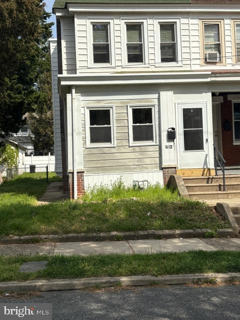 812 E 18th St Property Photo