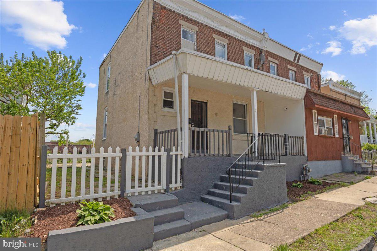 7 S Front St Property Photo