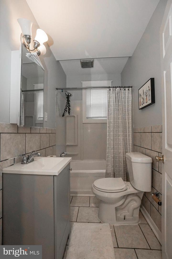 240 Cherry St Property Photo 15