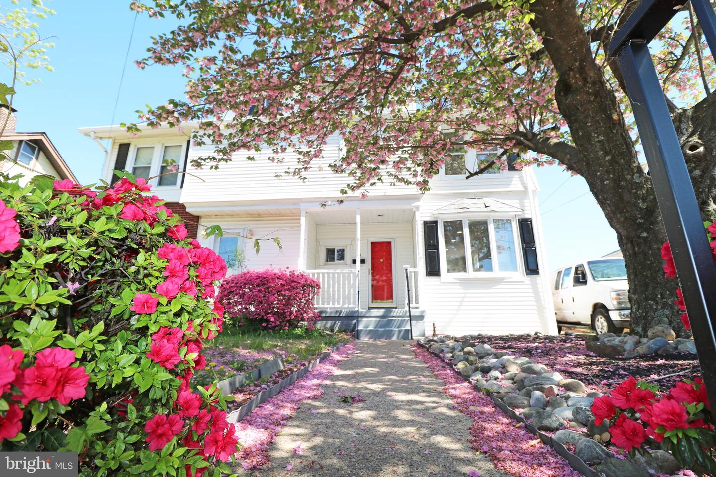 3 E Roland Rd Property Photo