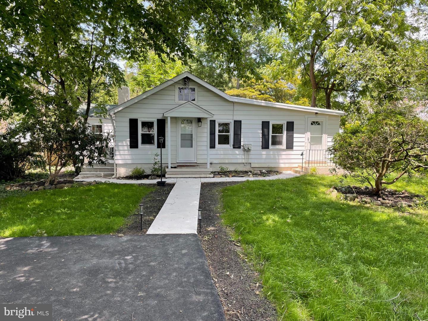 20 STATE RD Property Photo 1