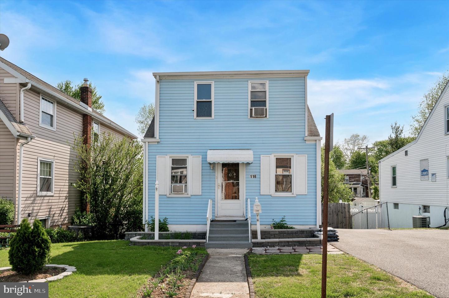 116 Mackenzie Ave Property Photo