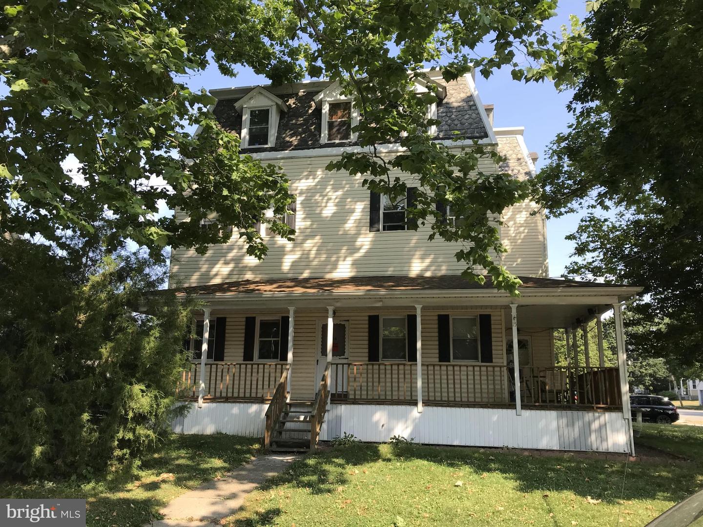 15 W Ridley Ave Property Photo 2