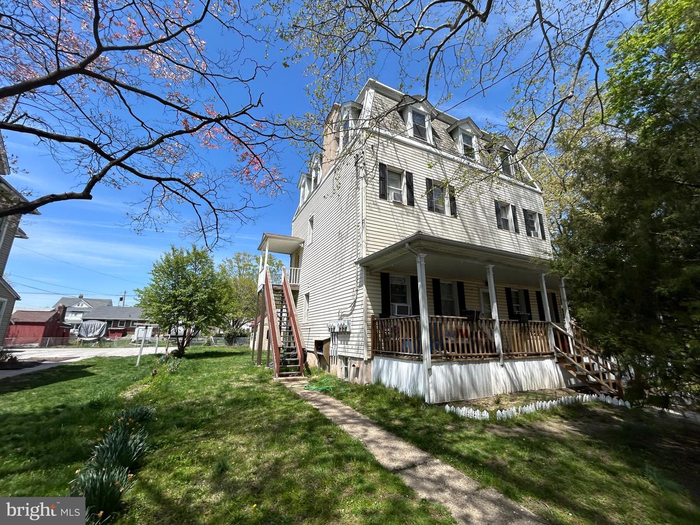 15 W Ridley Ave Property Photo 3
