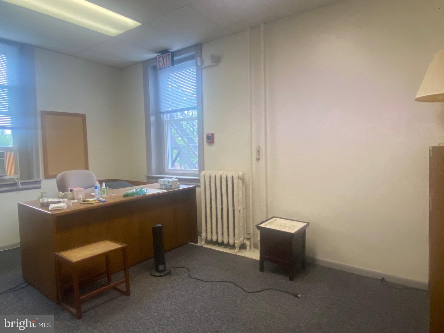 301 E 19th St Property Photo 5