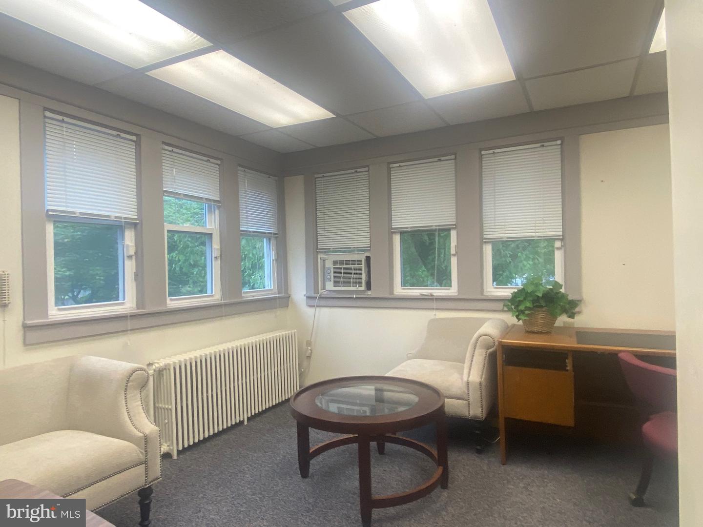 301 E 19th St Property Photo 14