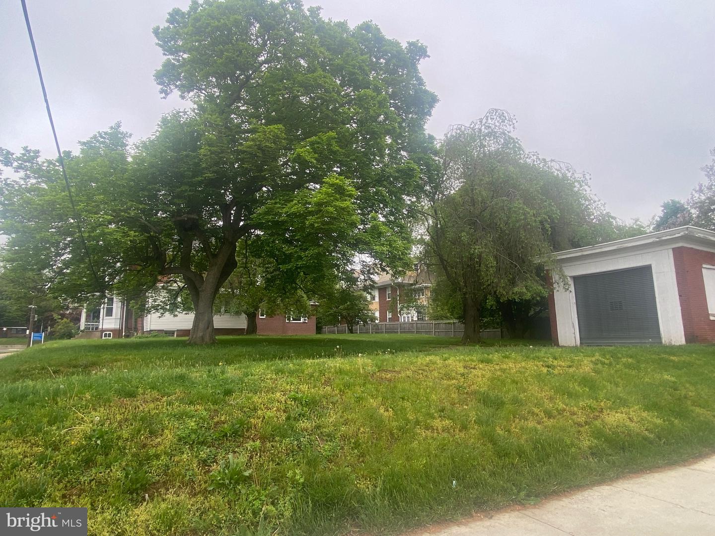 301 E 19th St Property Photo 26