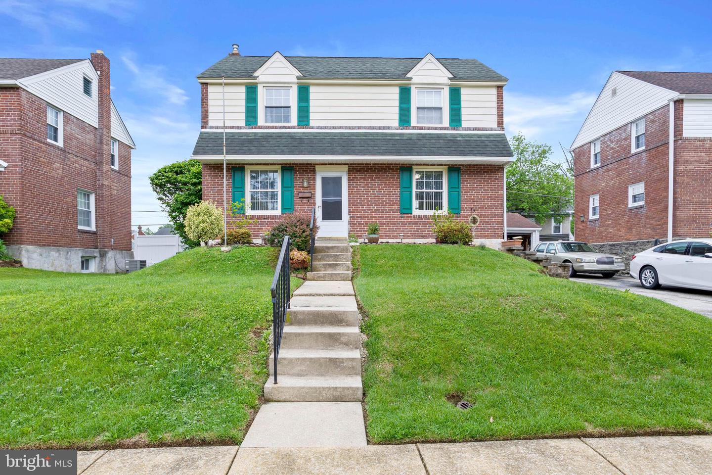 224 Rosewood Ave Property Photo