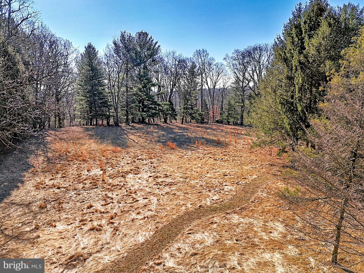 657 N Heilbron Dr Property Photo 4