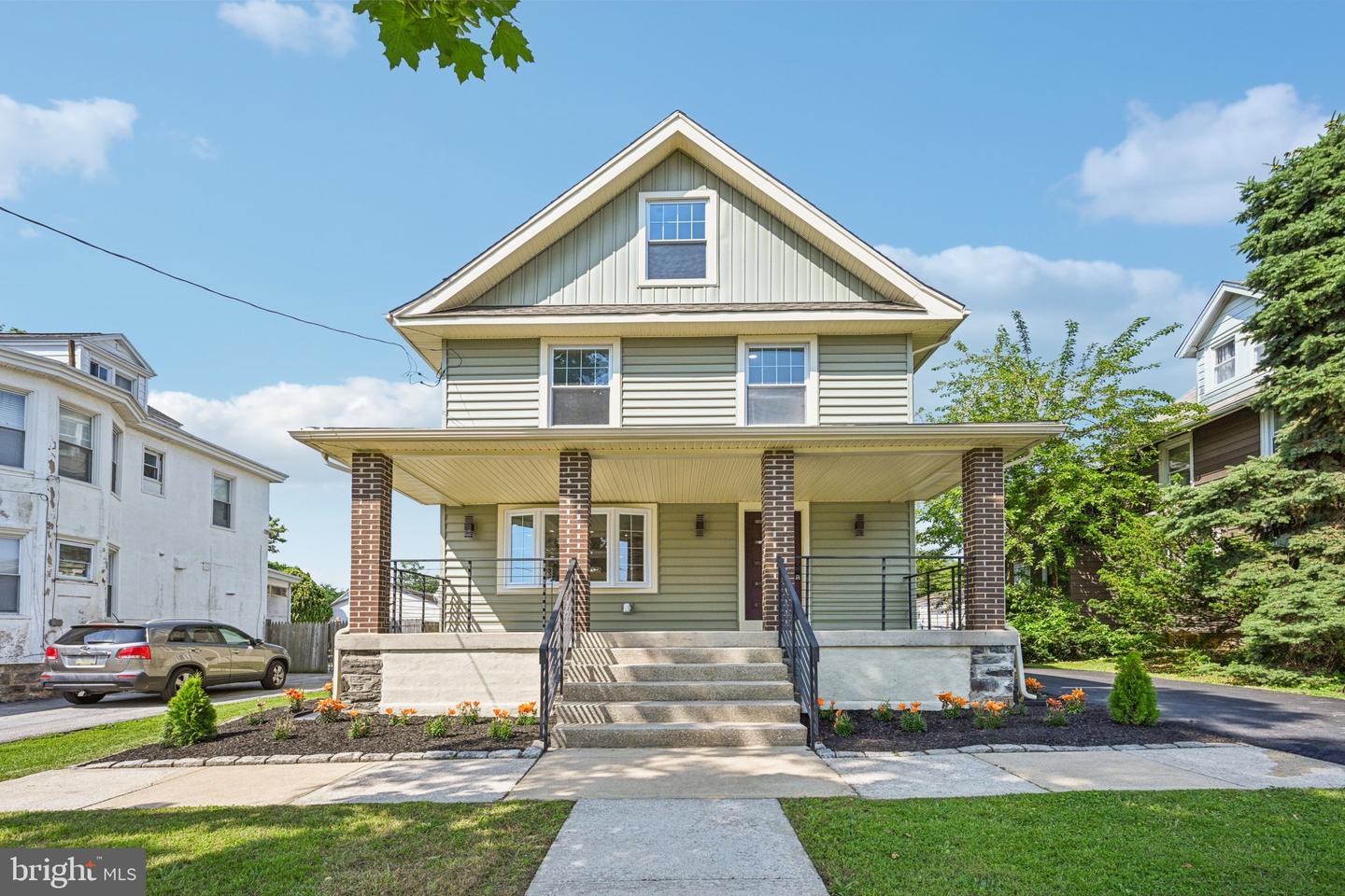 36 Stratford Ave Property Photo 1