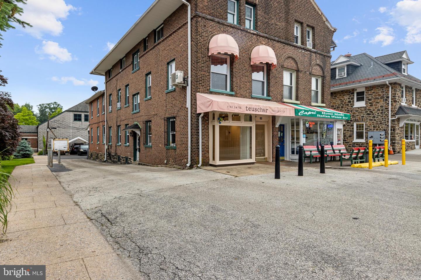 240 E LANCASTER AVE #D Property Photo 1